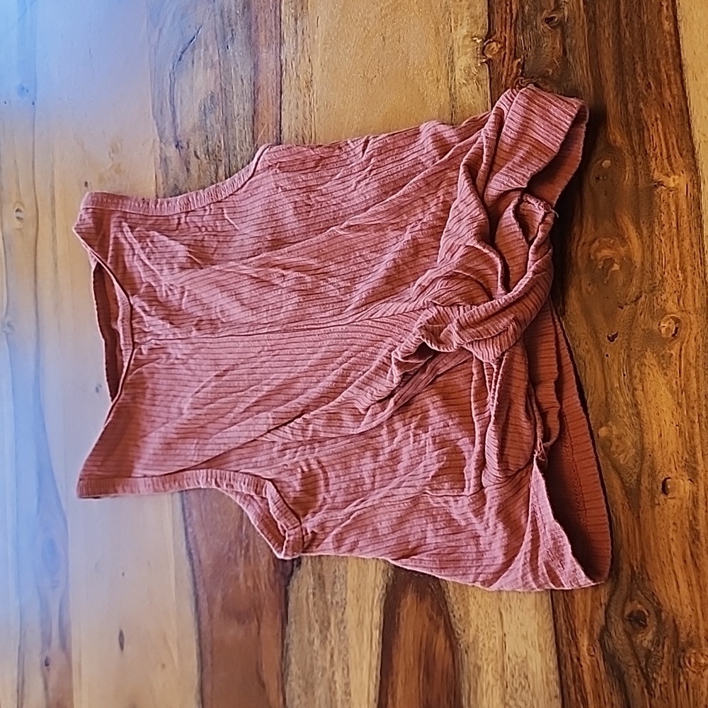 Hollister Pink tank size XS.